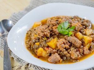 Guiso de Lentejas, Carne y Chorizo